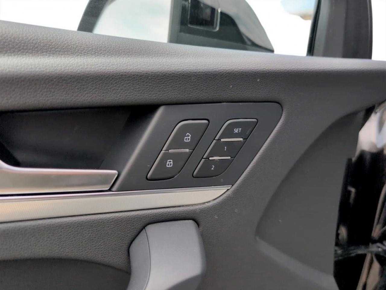 2024 Audi Q5 45 Progressiv S-Line  **S LINE - VERY CLEAN** Photo