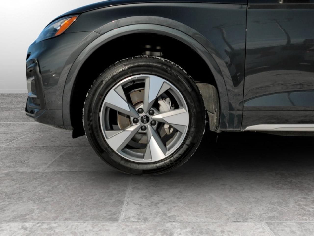 2024 Audi Q5 Komfort 45 TFSI quattro  **HTD SW - PWR GATE** Photo