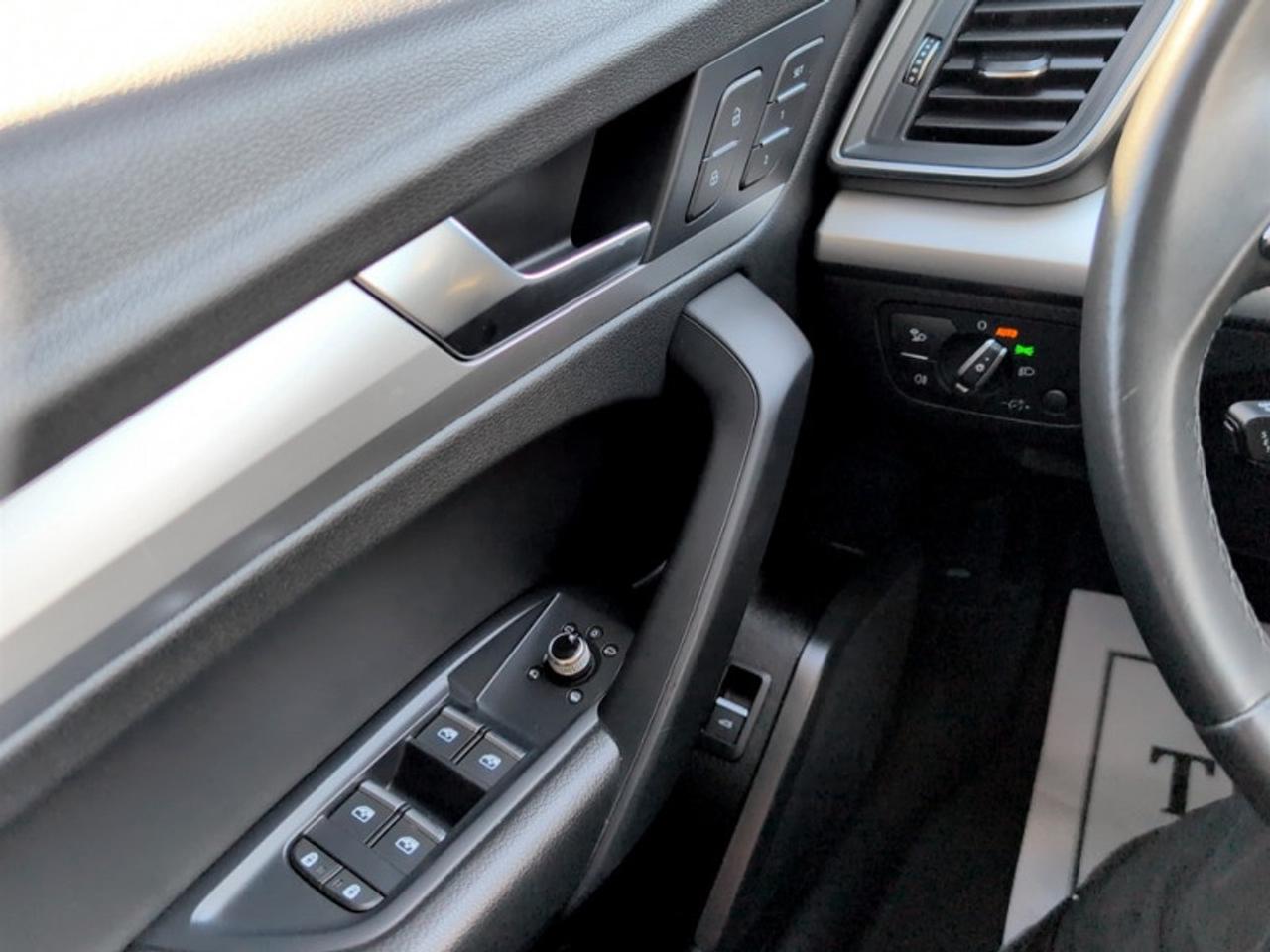 2024 Audi Q5 Komfort 45 TFSI quattro  **HTD SW - PWR GATE** Photo