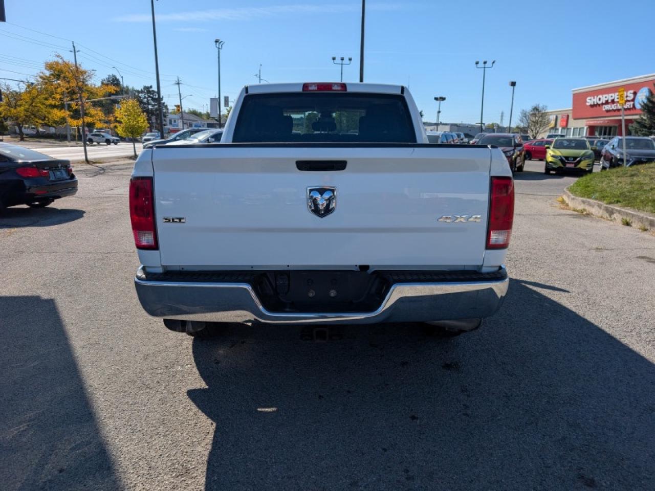 2023 RAM 1500 Classic SLT  **TOW CTRL- 5.7L HEMI** Photo3