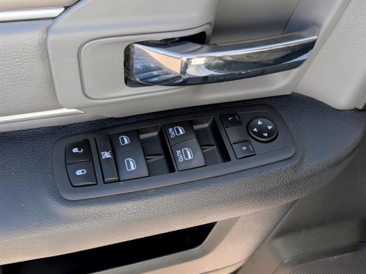 2023 RAM 1500 Classic SLT  **TOW CTRL- 5.7L HEMI** Photo