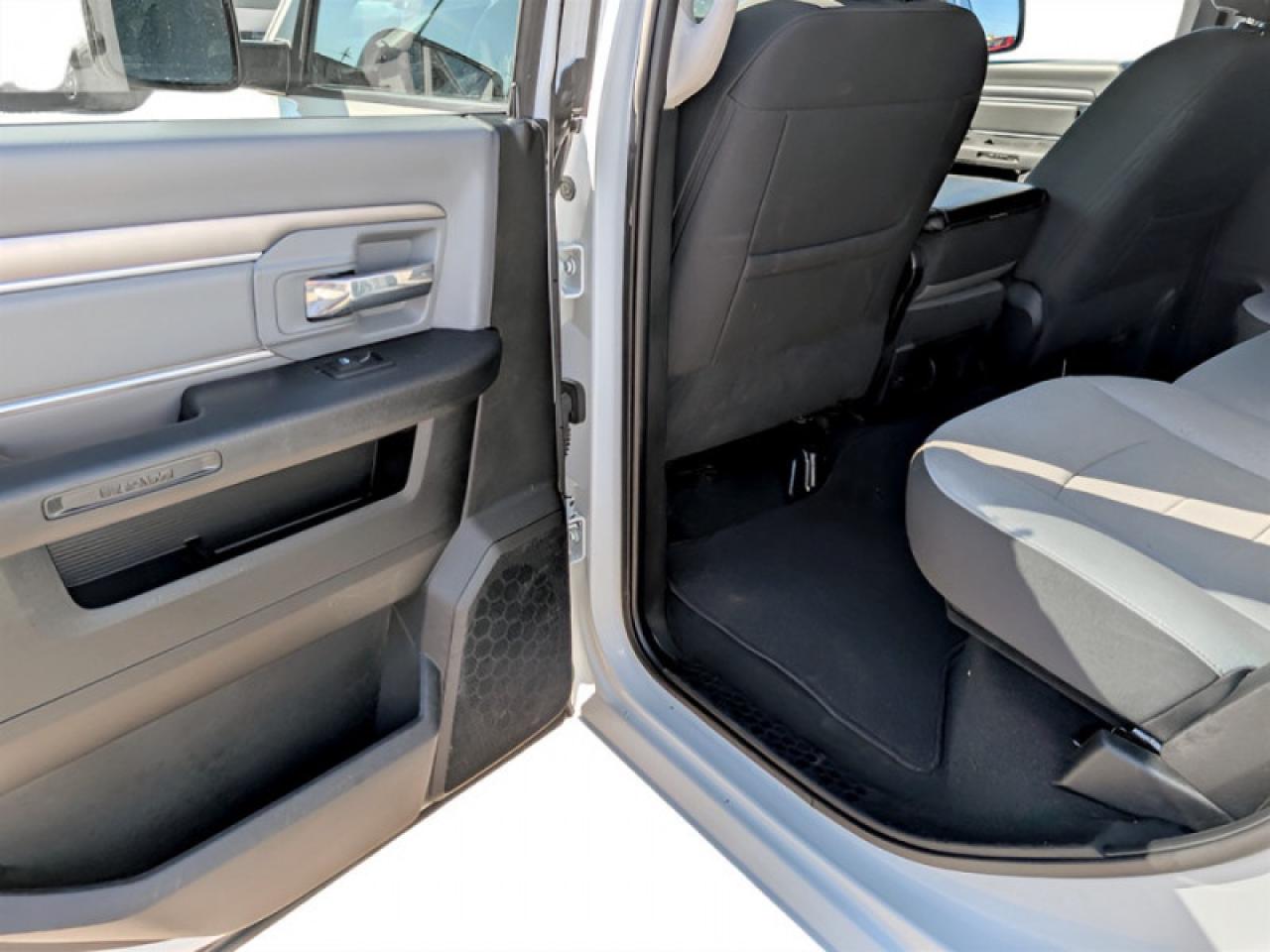 2023 RAM 1500 Classic SLT  **TOW CTRL- 5.7L HEMI** Photo