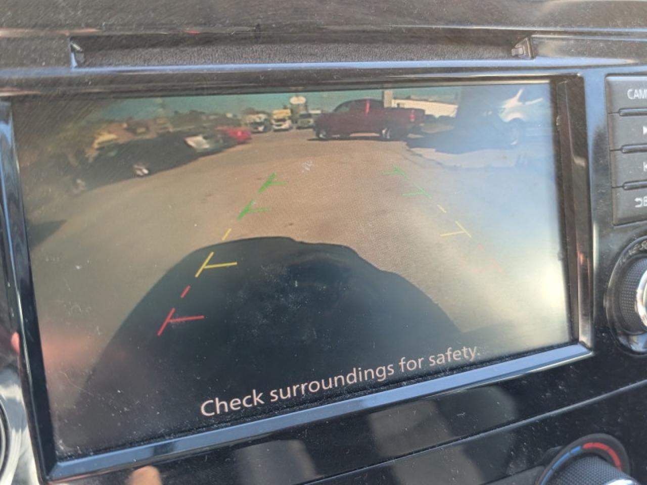 2018 Nissan Rogue SV  **LOW KMS - 17 SERVICE RECORDS** Photo