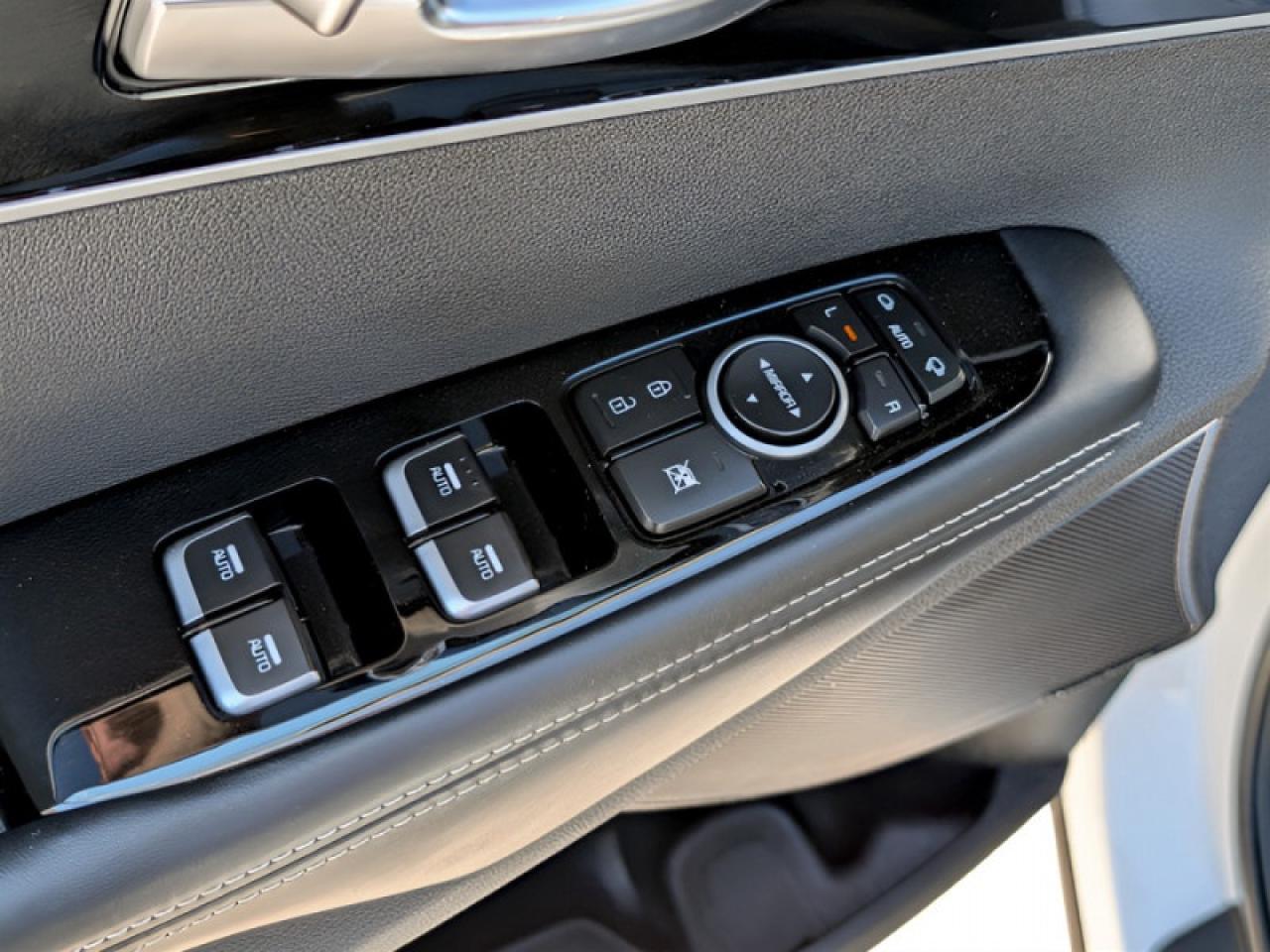 2019 Kia Sorento SX Limited  **LOW KMS - 3.3L V6** Photo