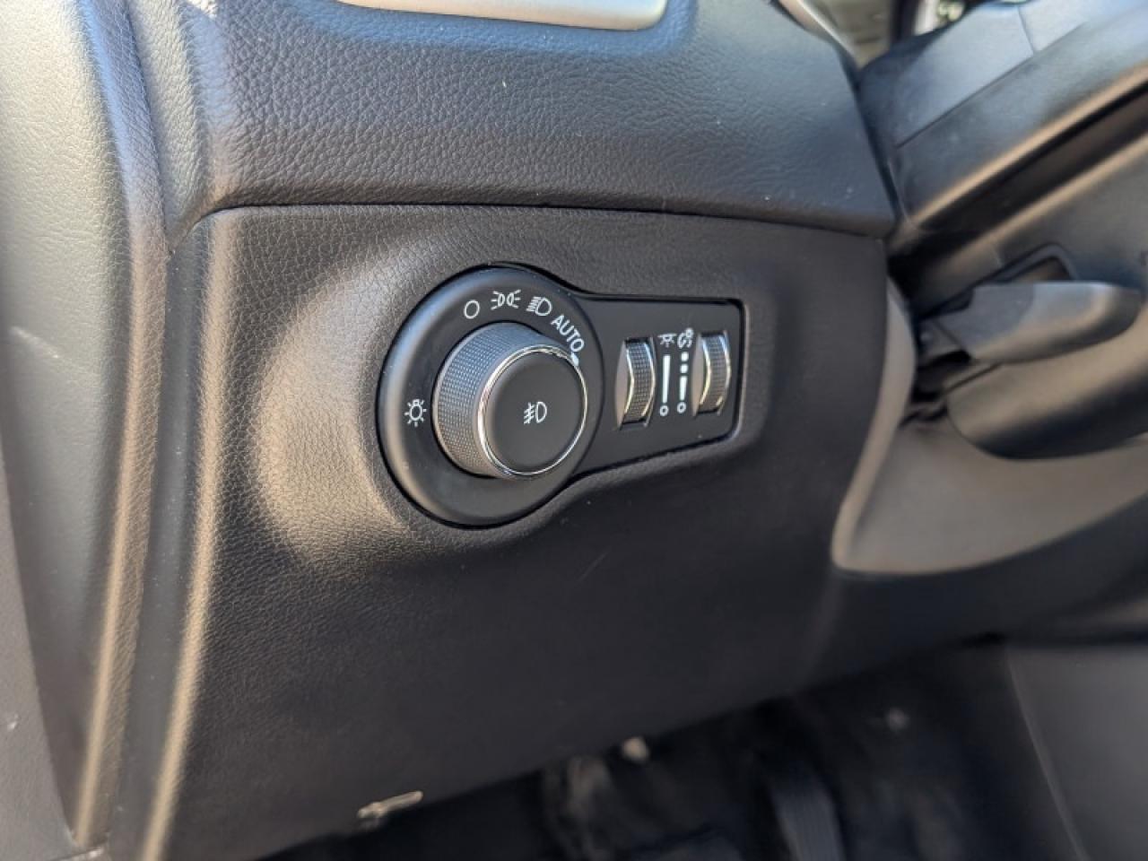 2021 Jeep Compass North  **REM START - APPLE CP** Photo