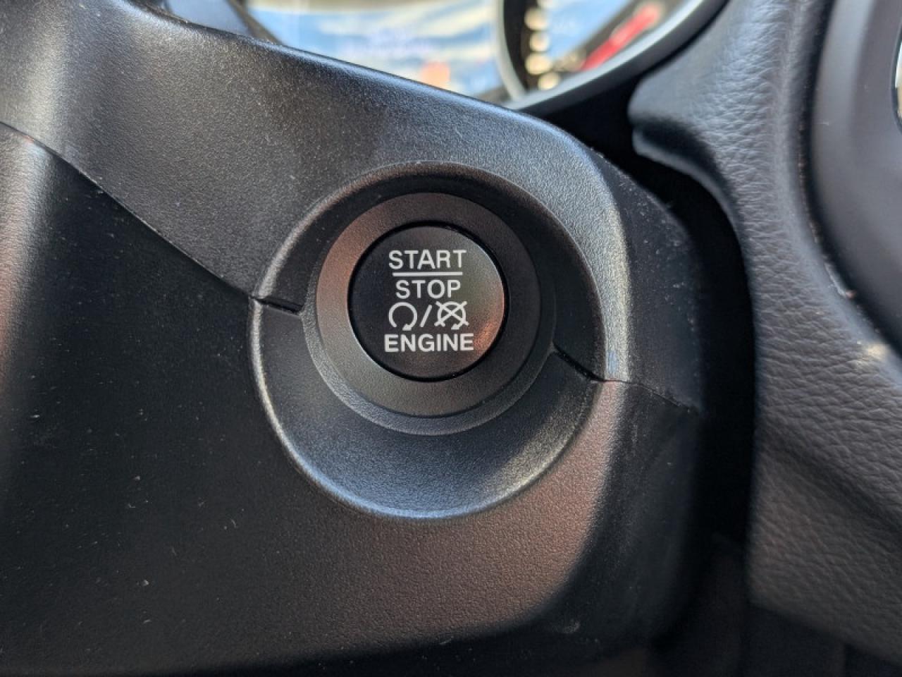2021 Jeep Compass North  **REM START - APPLE CP** Photo