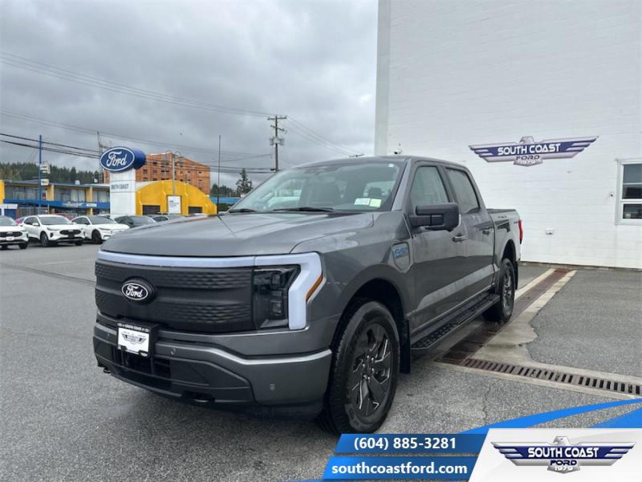 2025 Ford F-150 Lightning Flash Photo0