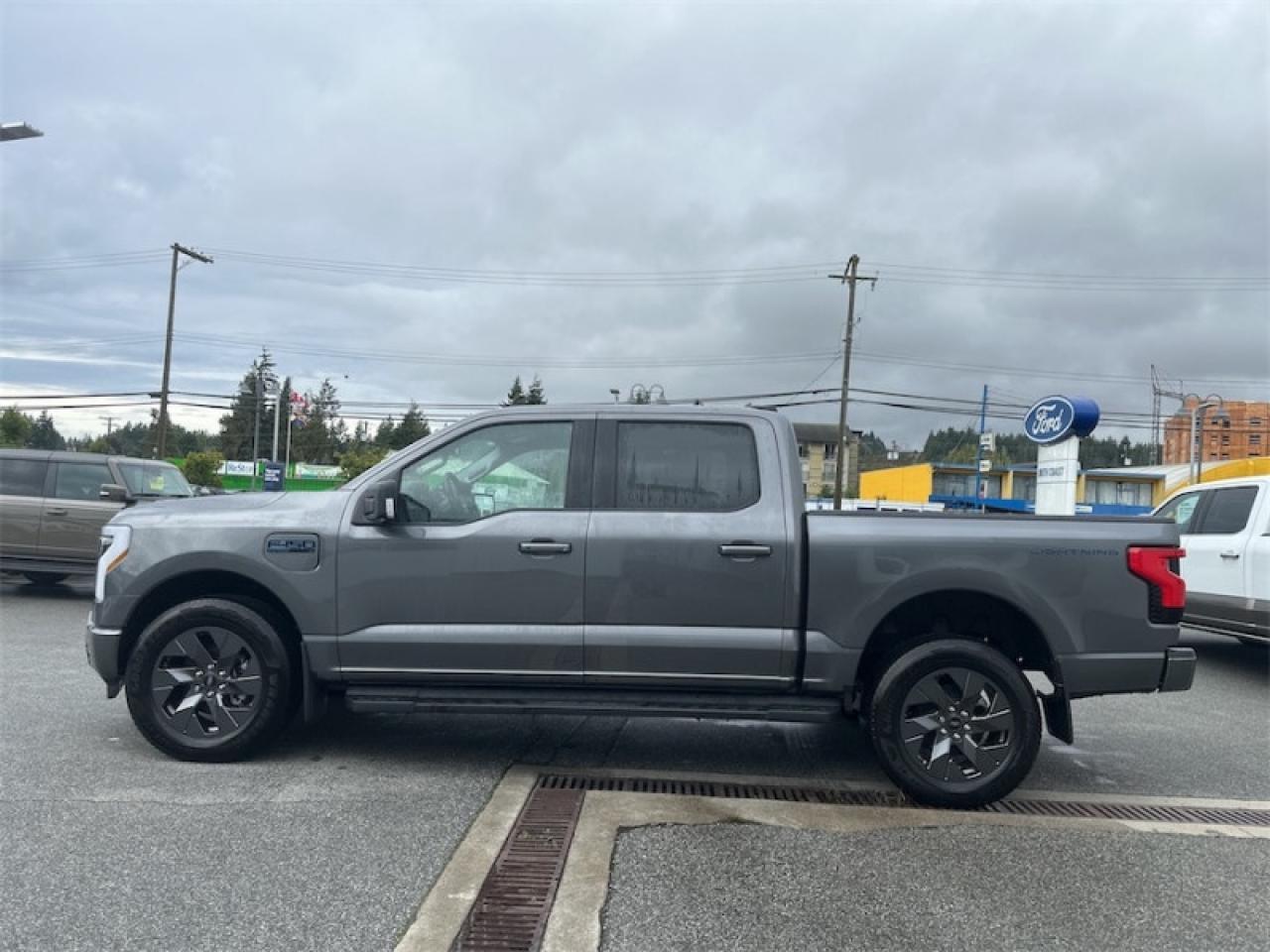 2025 Ford F-150 Lightning Flash Photo