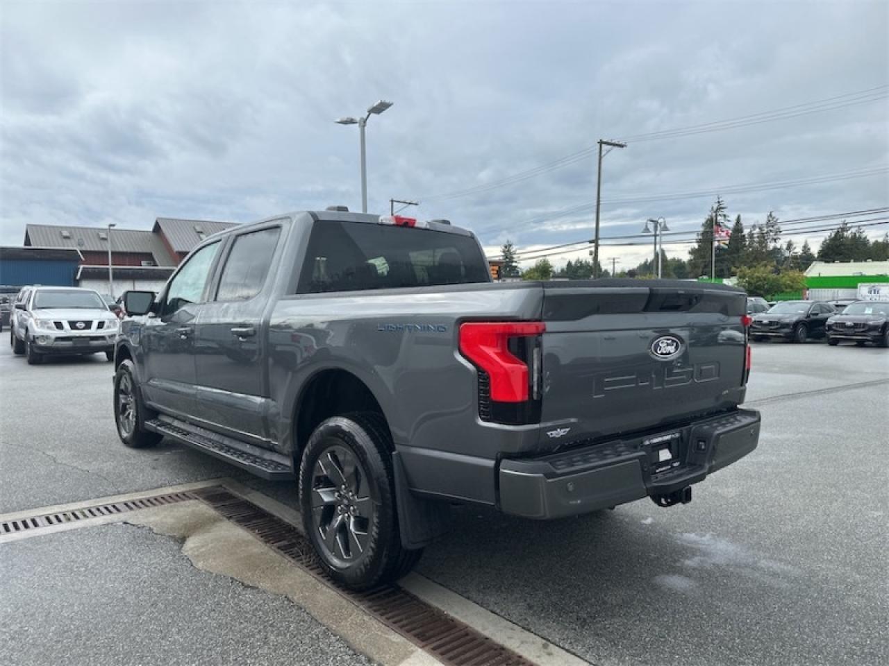 2025 Ford F-150 Lightning Flash Photo2