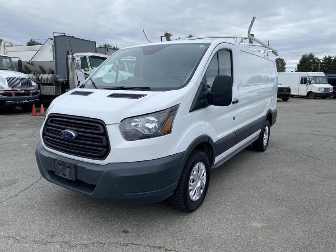 Used 2017 Ford Transit 250 Van Low Roof Cargo Van 130-inch WheelBase Ladder Rack Rear Shelving for sale in Burnaby, BC