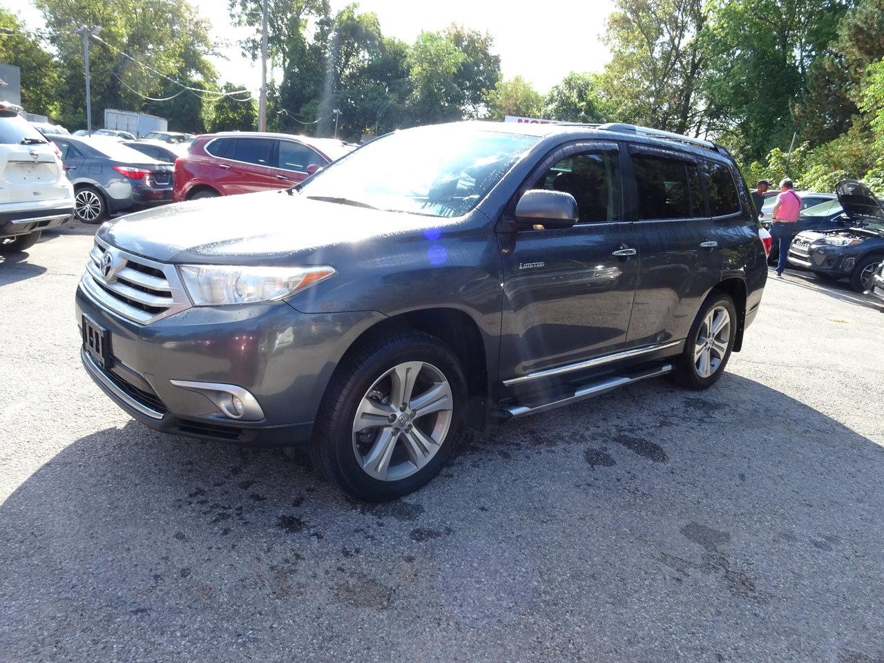 2012 Toyota Highlander LIMITED  - Photo #2
