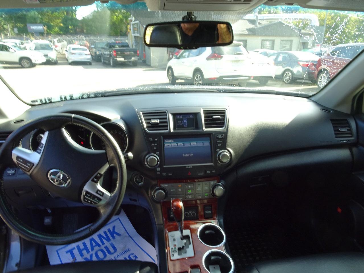 2012 Toyota Highlander LIMITED  - Photo #13
