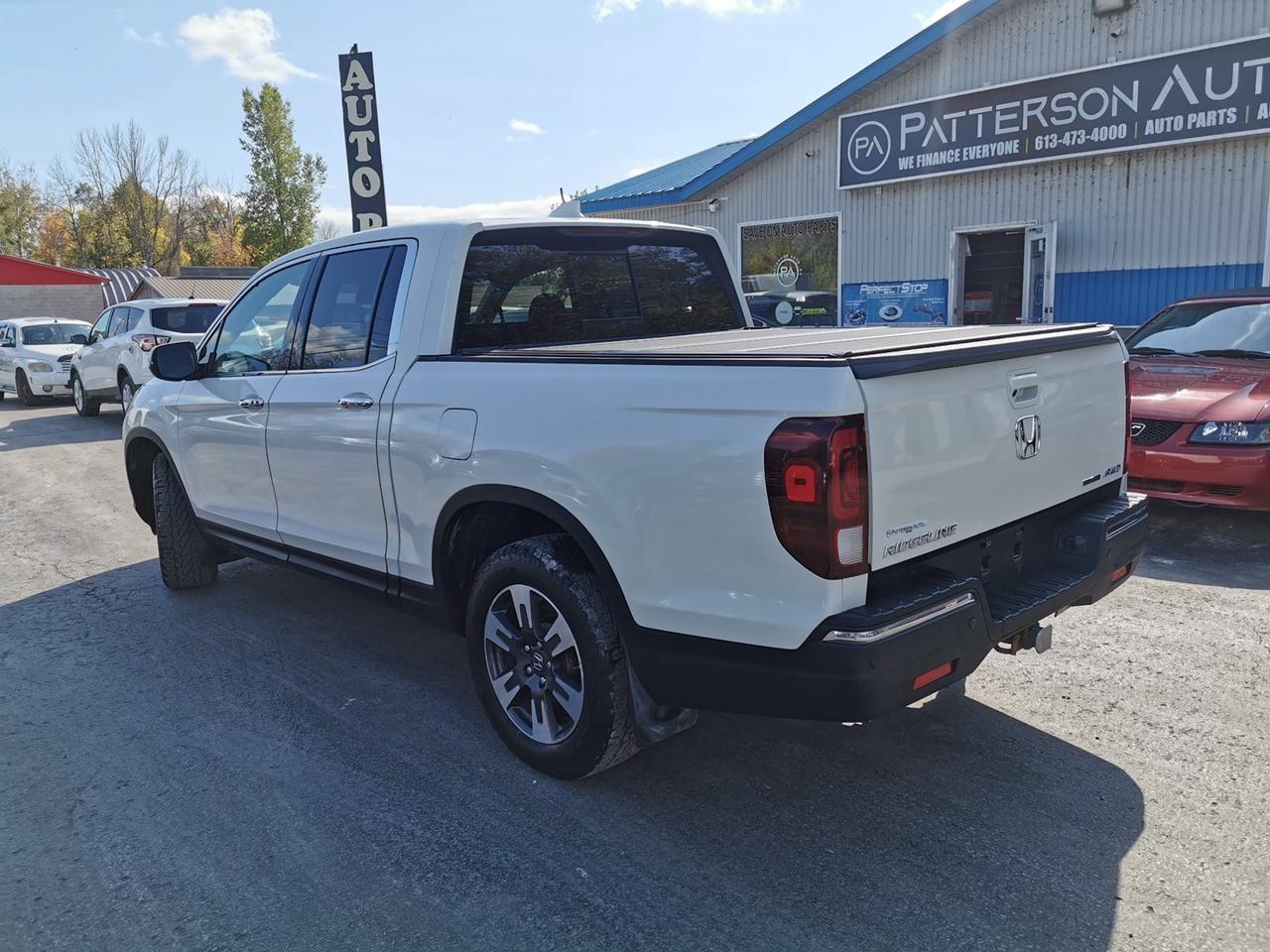 2018 Honda Ridgeline Touring Awd Photo2