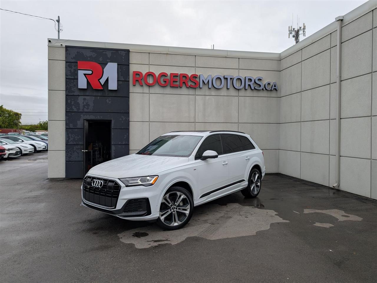 Photo of White 2022 Audi Q7