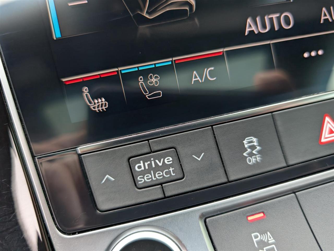 2022 Audi Q7 PROGRESSIV QTRO - 7 PASS - NAVI - PANO ROOF - TECH FEATS