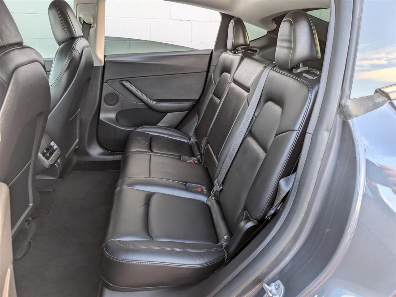 2021 Tesla Model Y LONG RANGE AWD - DUAL MOTOR