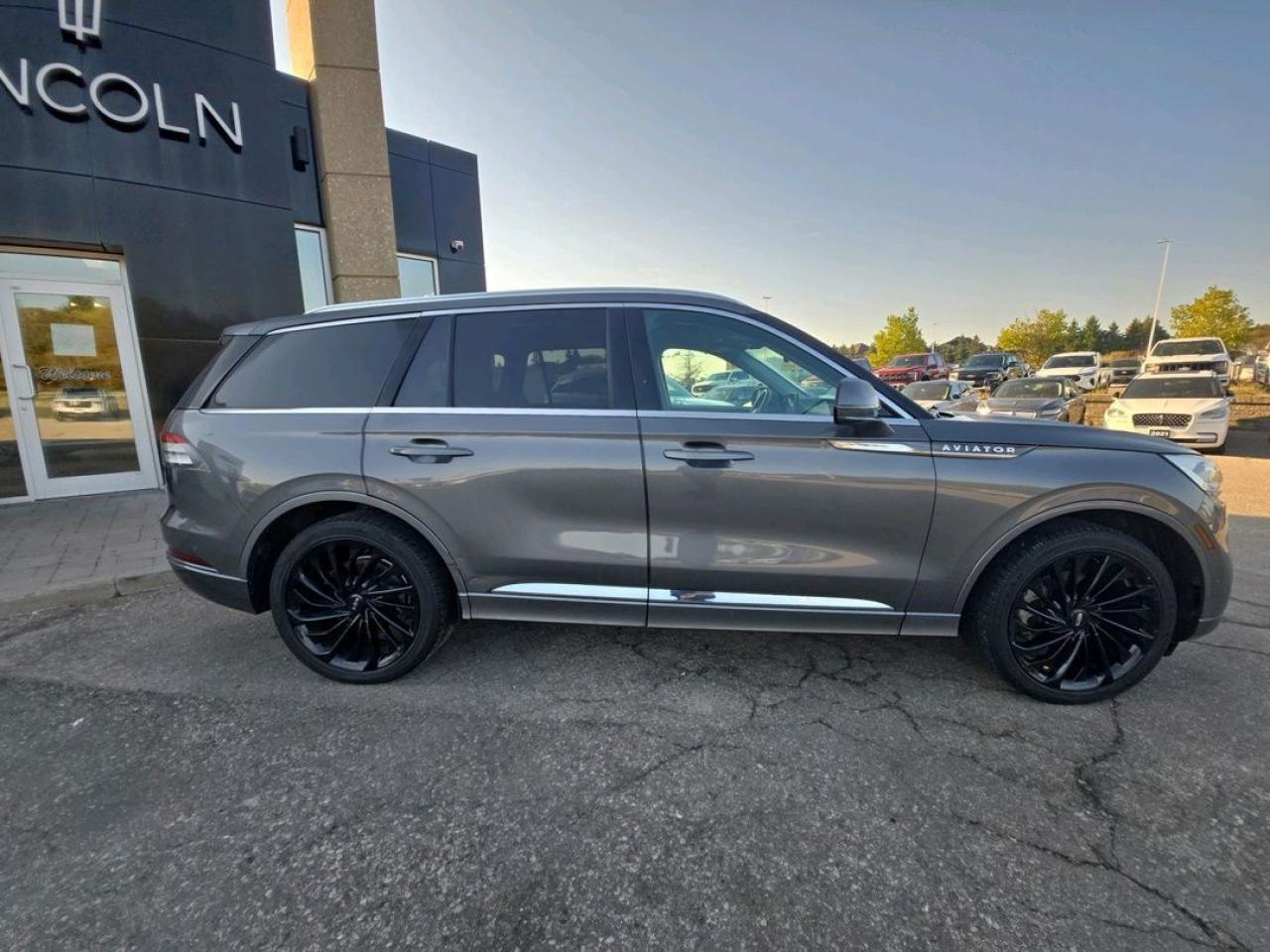 2021 Lincoln Aviator RESERVE, AWD, 22" RIMS, LEATHER, PANO ROOF! Photo