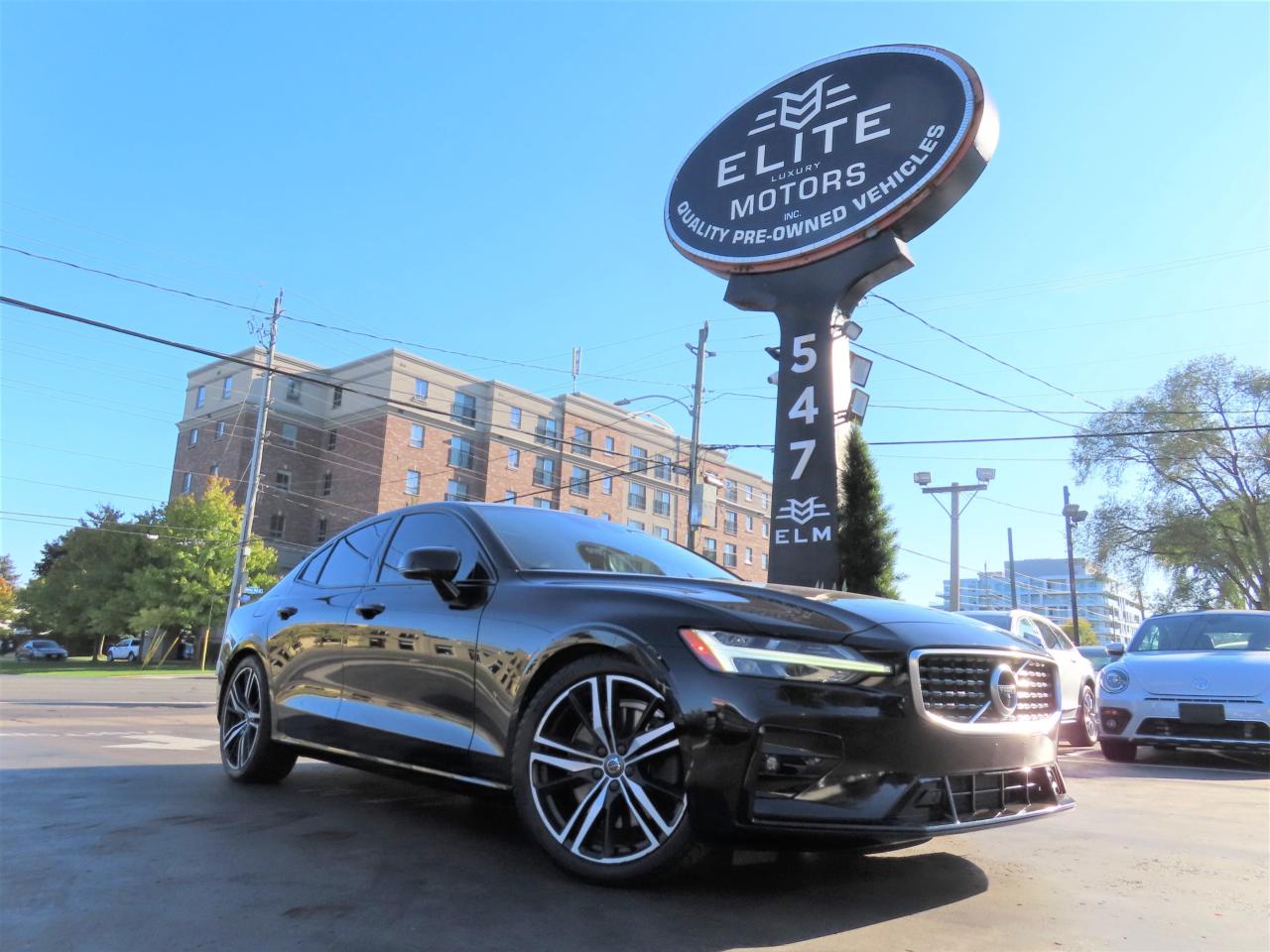 Used 2019 Volvo S60 T6 AWD R-DESIGN - NAVI - LEATHER - SUNROOF !!! for sale in Burlington, ON