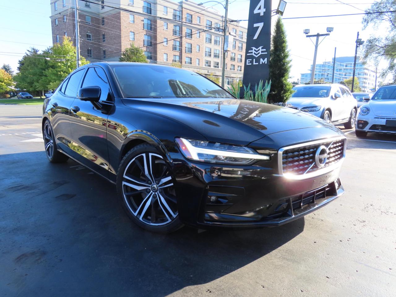 2019 Volvo S60 T6 AWD R-DESIGN - NAVI - LEATHER - SUNROOF !!! Photo4