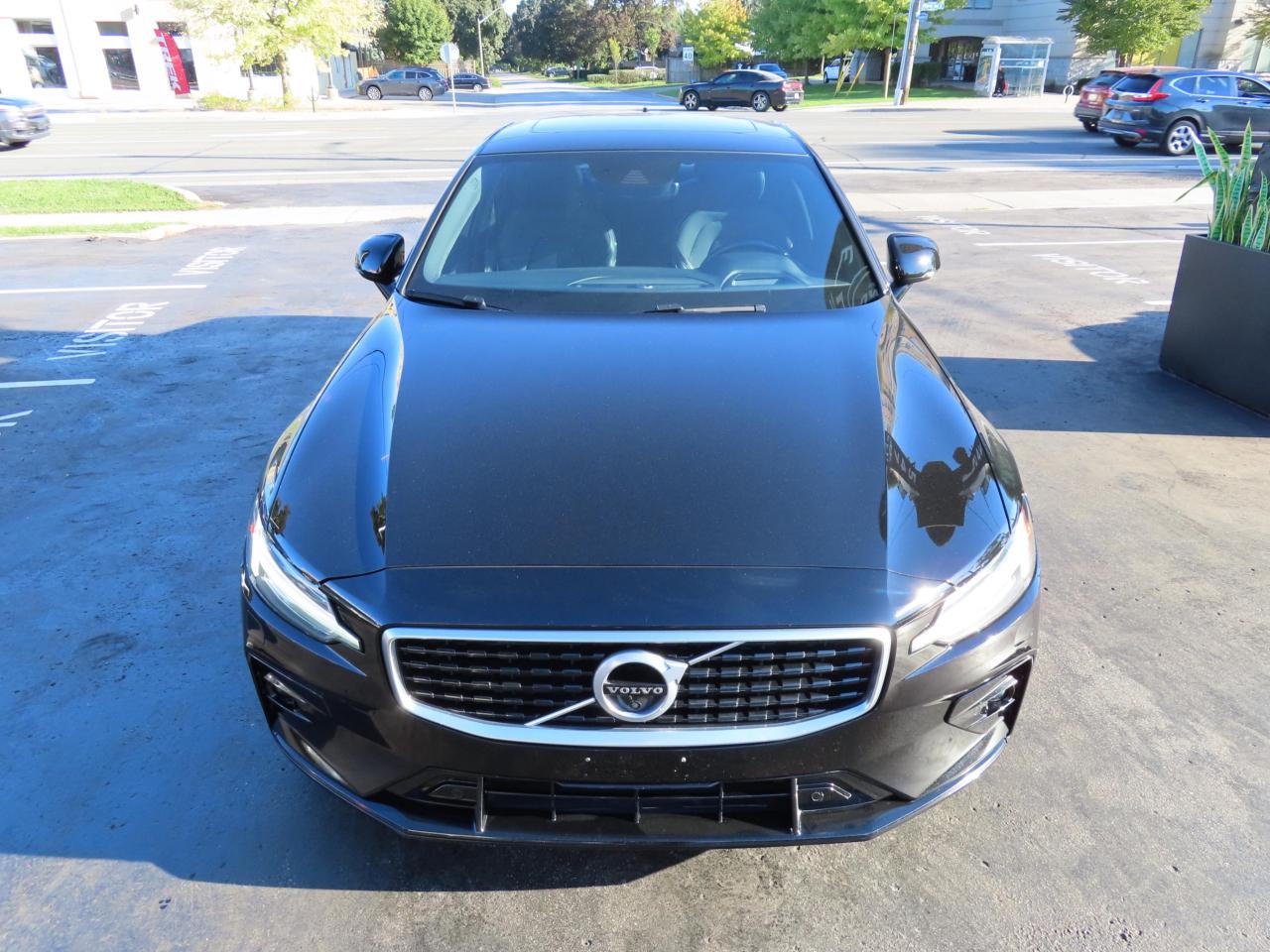 2019 Volvo S60 T6 AWD R-DESIGN - NAVI - LEATHER - SUNROOF !!! Photo