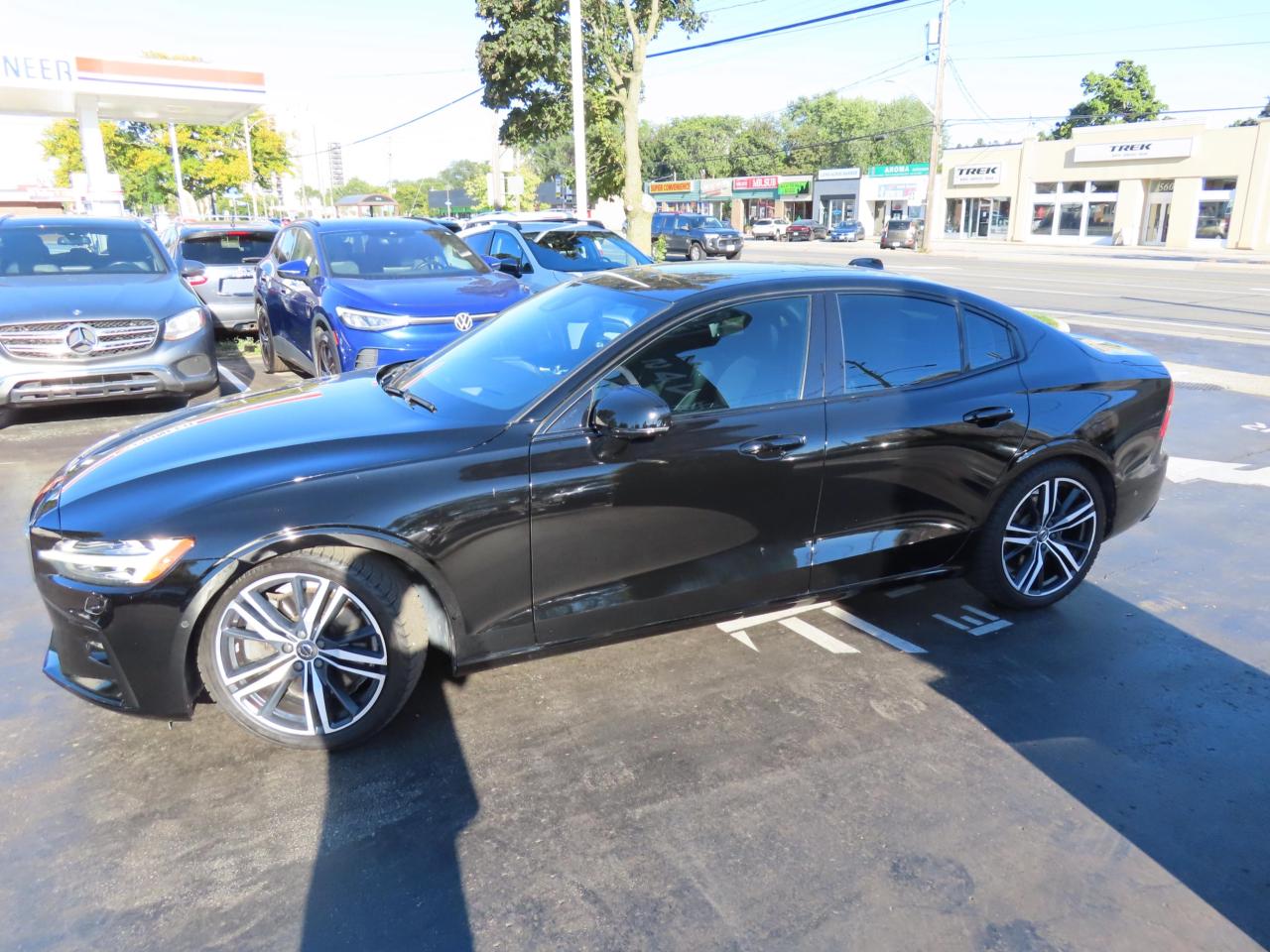 2019 Volvo S60 T6 AWD R-DESIGN - NAVI - LEATHER - SUNROOF !!! Photo
