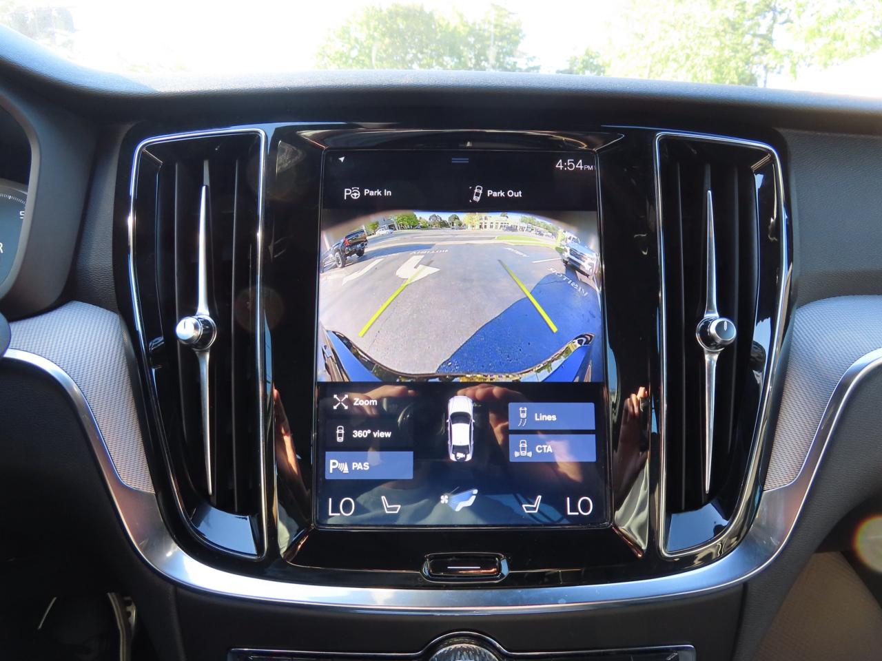 2019 Volvo S60 T6 AWD R-DESIGN - NAVI - LEATHER - SUNROOF !!! Photo