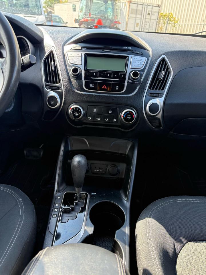 2012 Hyundai Tucson L - Photo #11