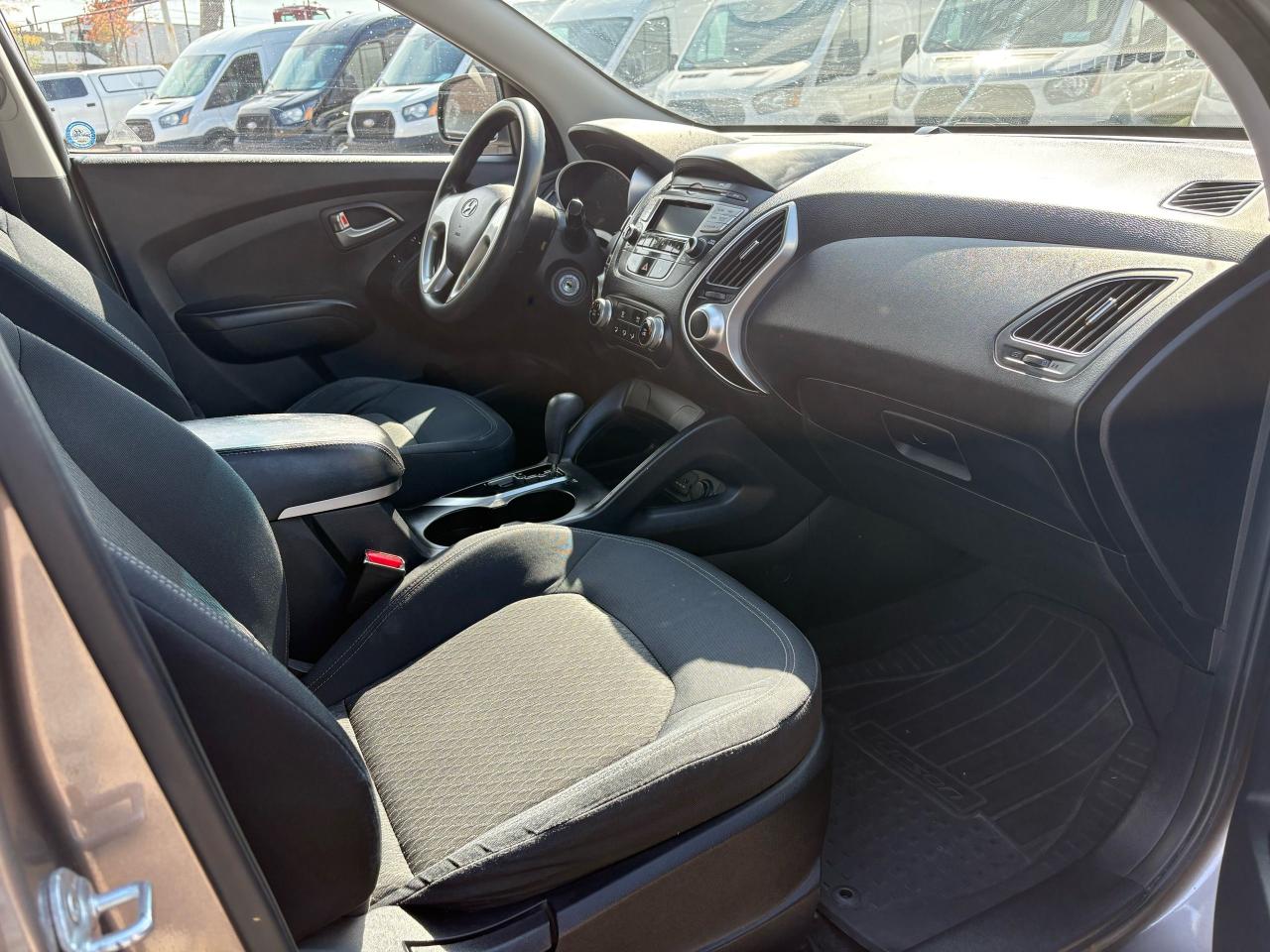 2012 Hyundai Tucson L - Photo #9