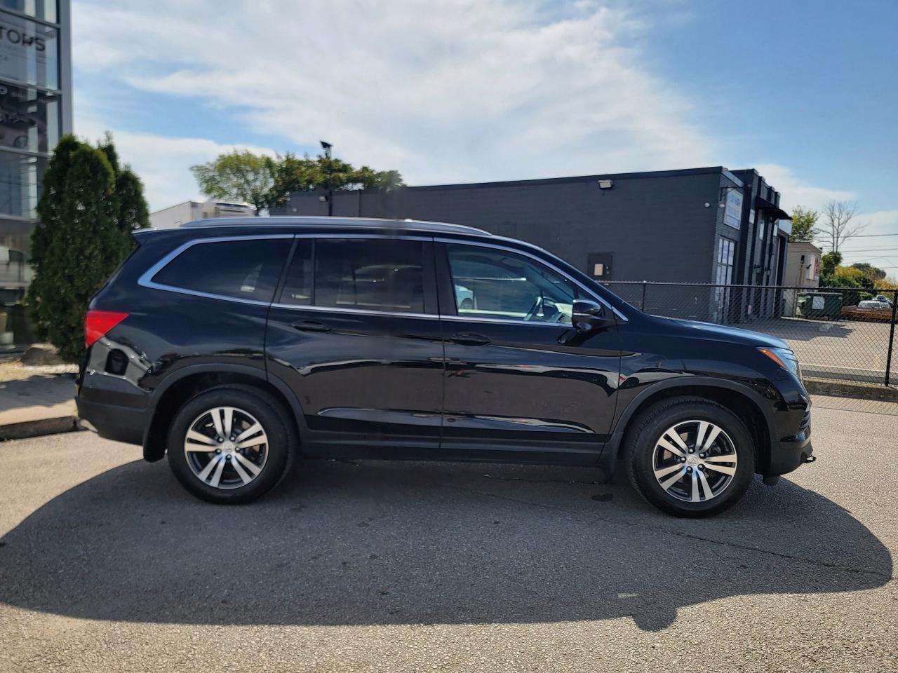 2017 Honda Pilot EX - Photo #4