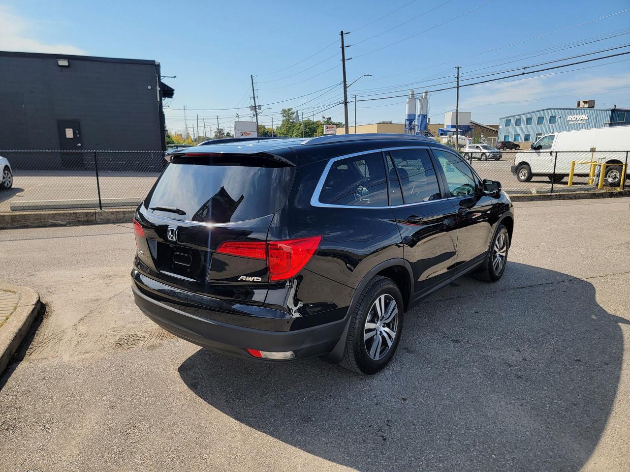 2017 Honda Pilot EX - Photo #5