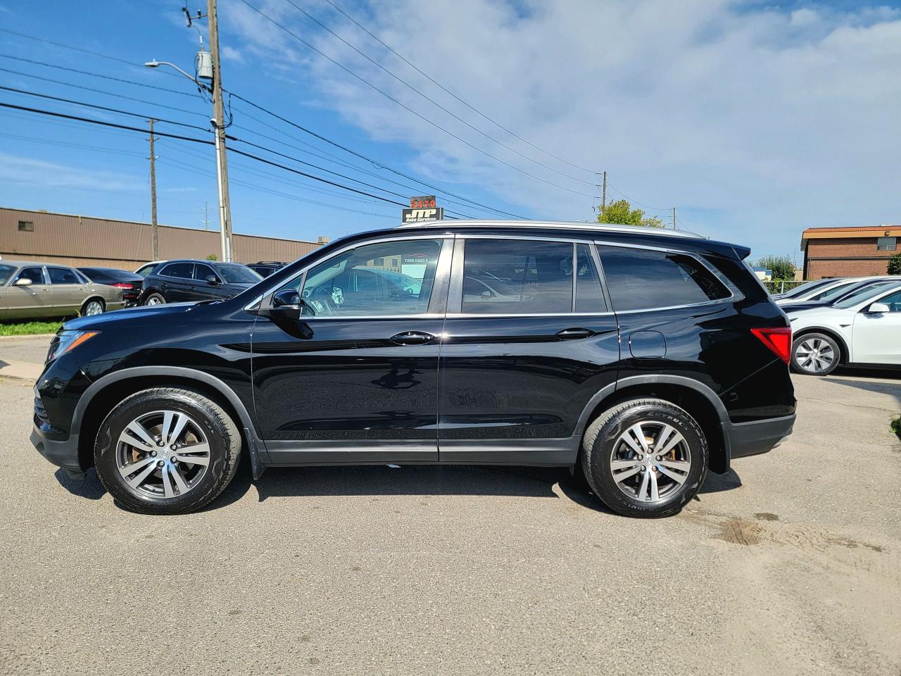 2017 Honda Pilot EX - Photo #8