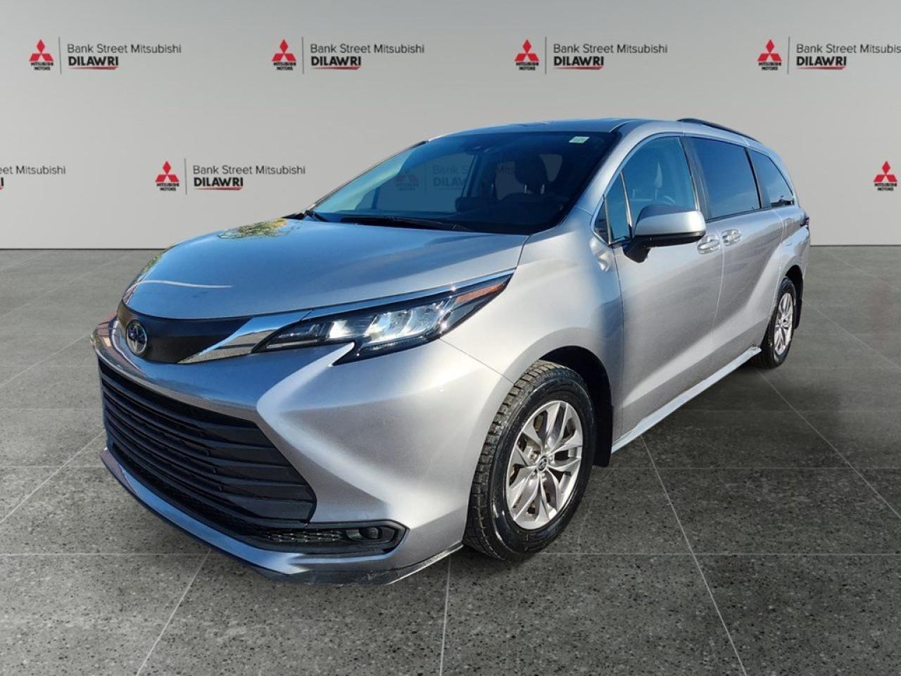 Used 2022 Toyota Sienna LE 8-Passenger FWD for sale in Gloucester, ON