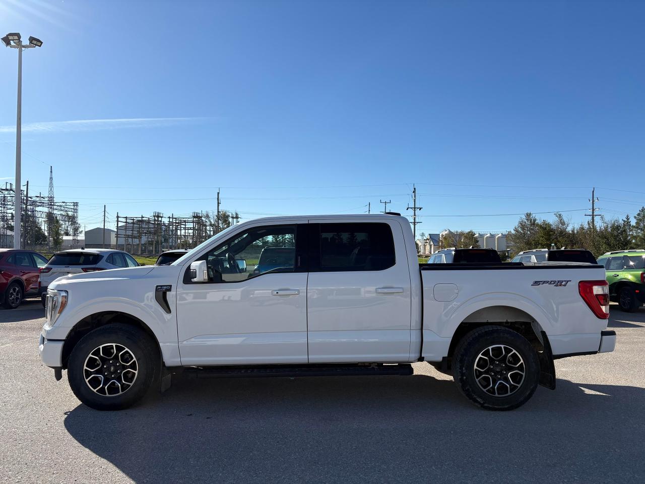 2022 Ford F-150 Lariat 4WD SuperCrew 5.5' Box Photo5