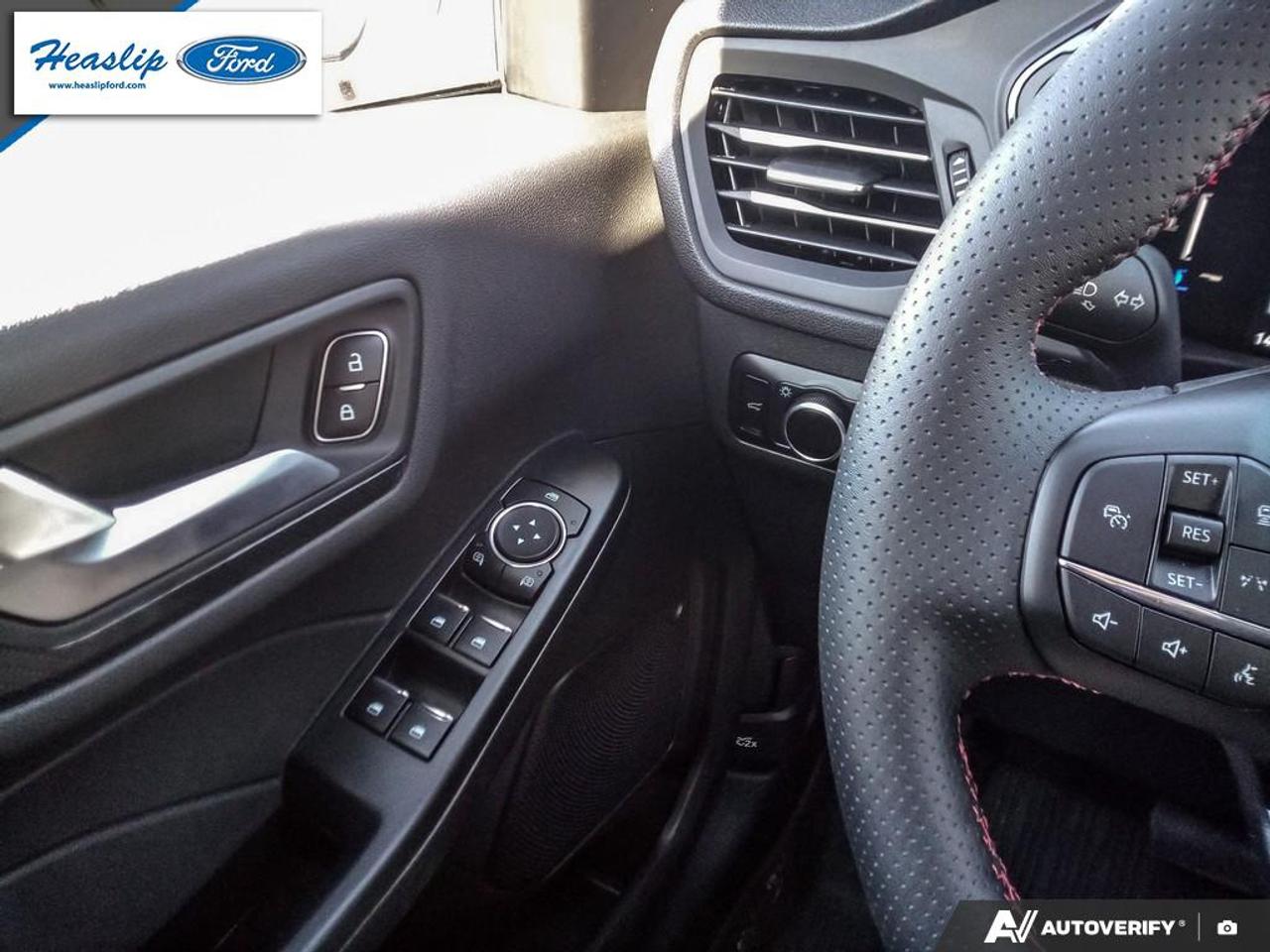 2025 Ford Escape ST-Line Photo