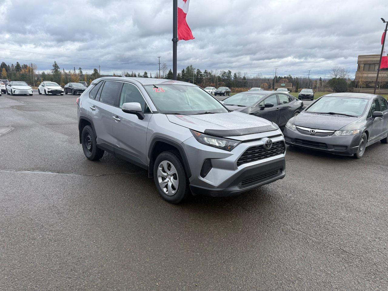 2023 Toyota RAV4 LE Photo2