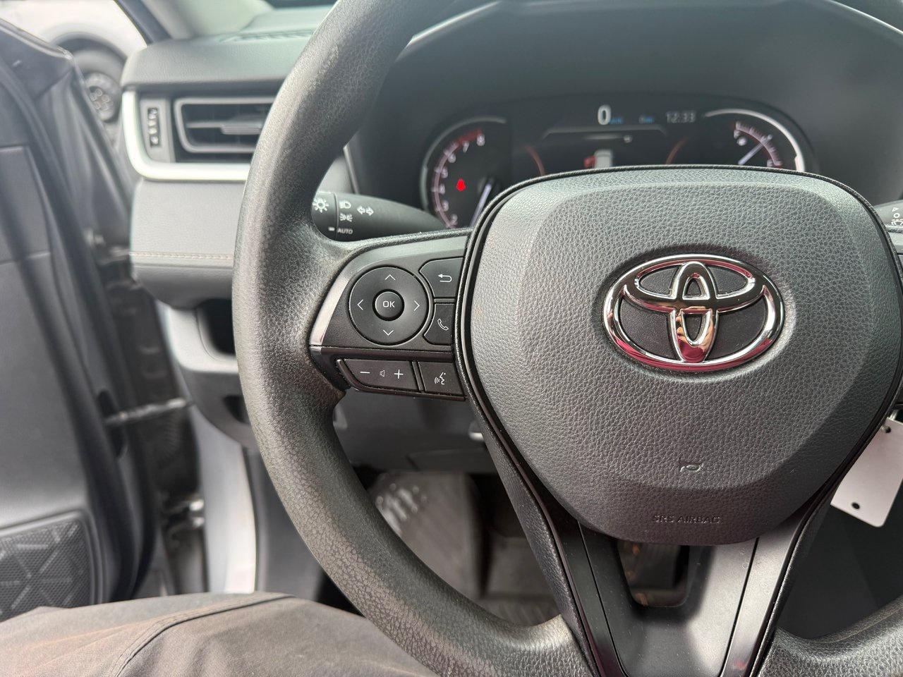 2023 Toyota RAV4 LE Photo