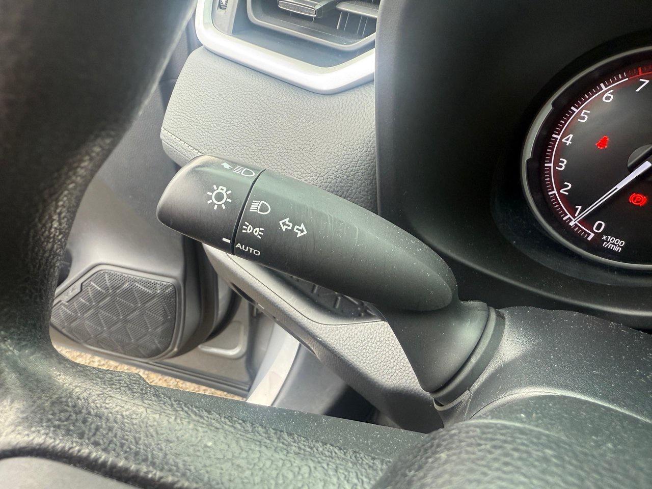 2023 Toyota RAV4 LE Photo