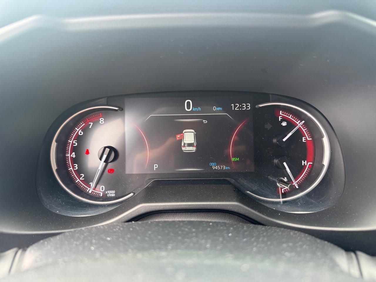 2023 Toyota RAV4 LE Photo