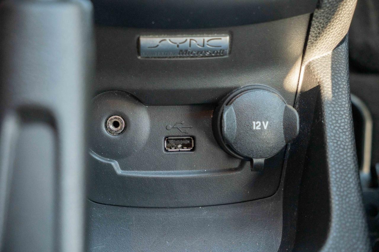 2013 Ford Fiesta SE - Photo #30