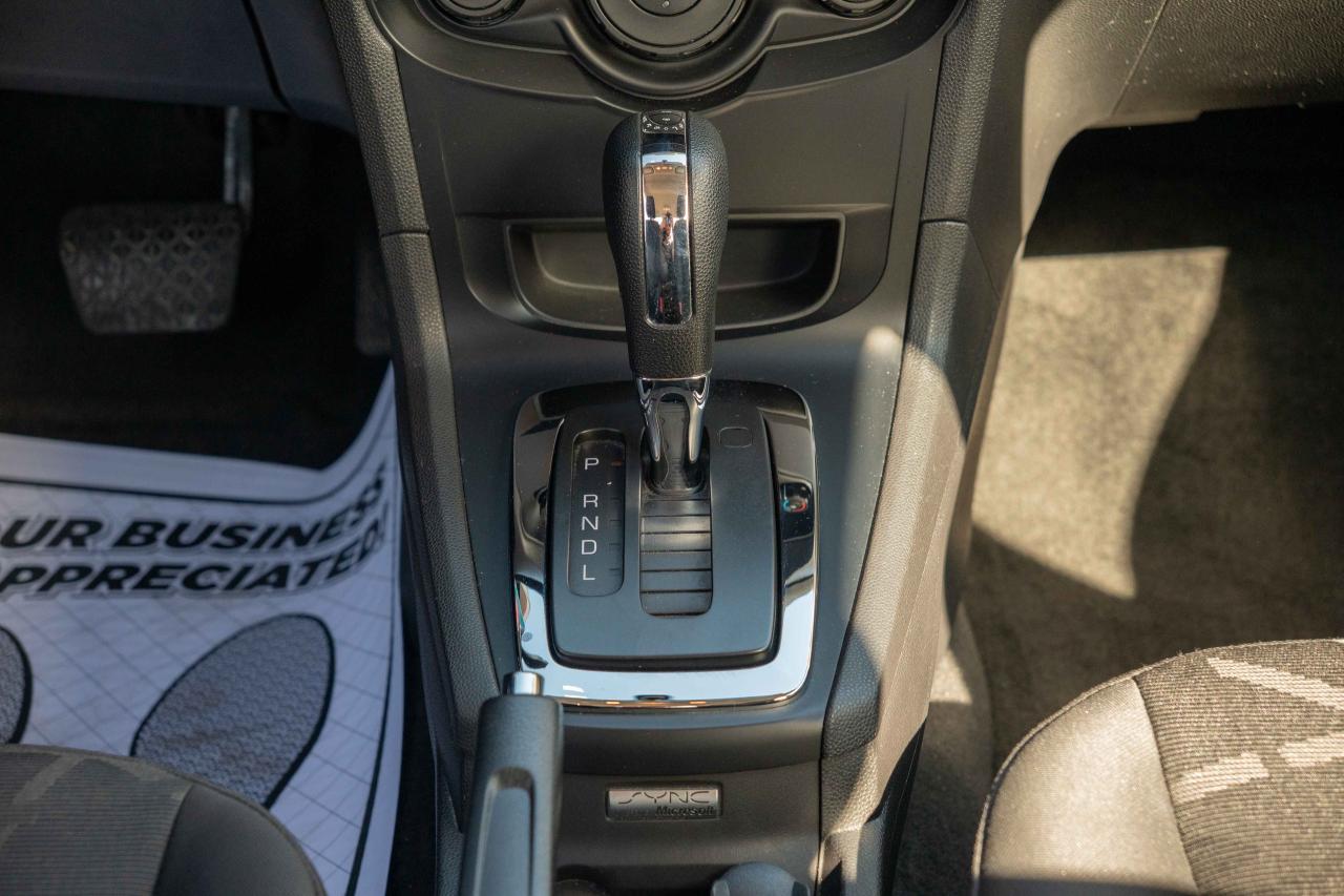 2013 Ford Fiesta SE - Photo #34