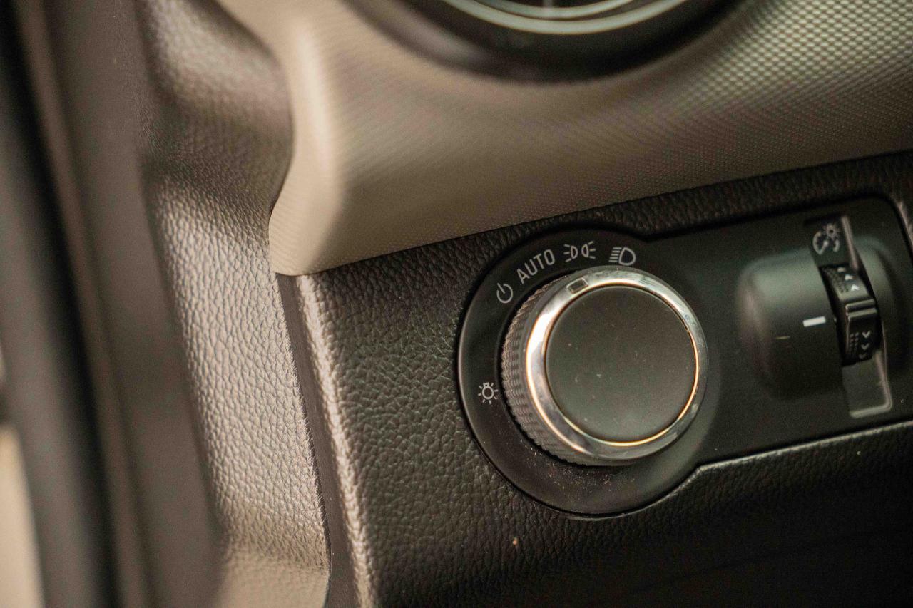 2012 Chevrolet Sonic LS - Photo #18