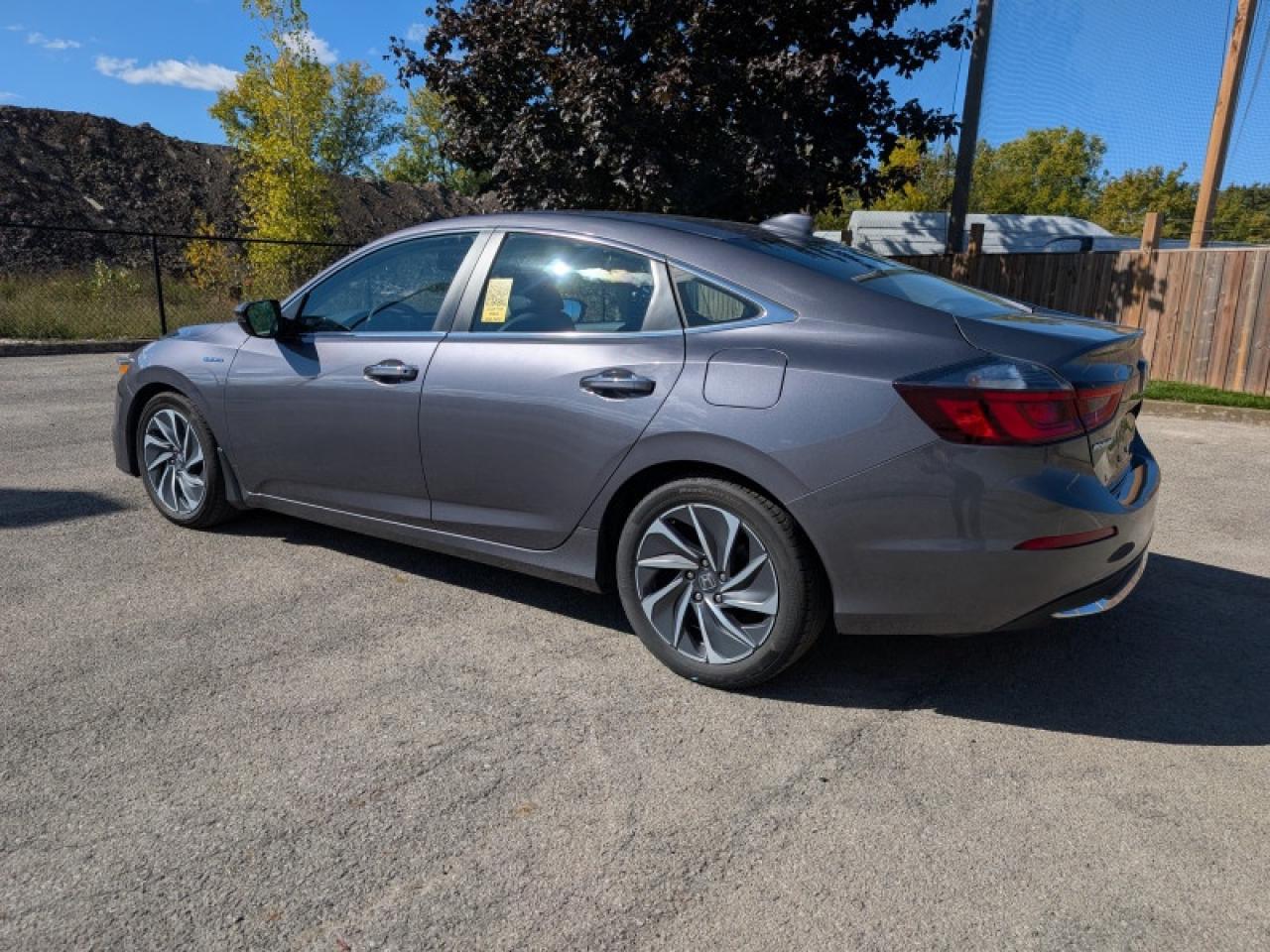 2020 Honda Insight Hybrid Touring  **VERY LOW KMS - HYBRID** Photo2