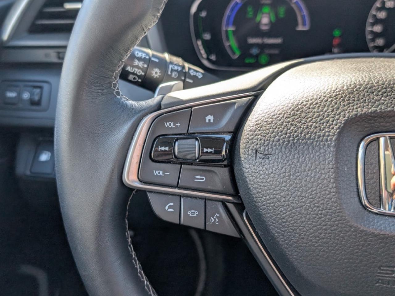 2020 Honda Insight Hybrid Touring  **VERY LOW KMS - HYBRID** Photo
