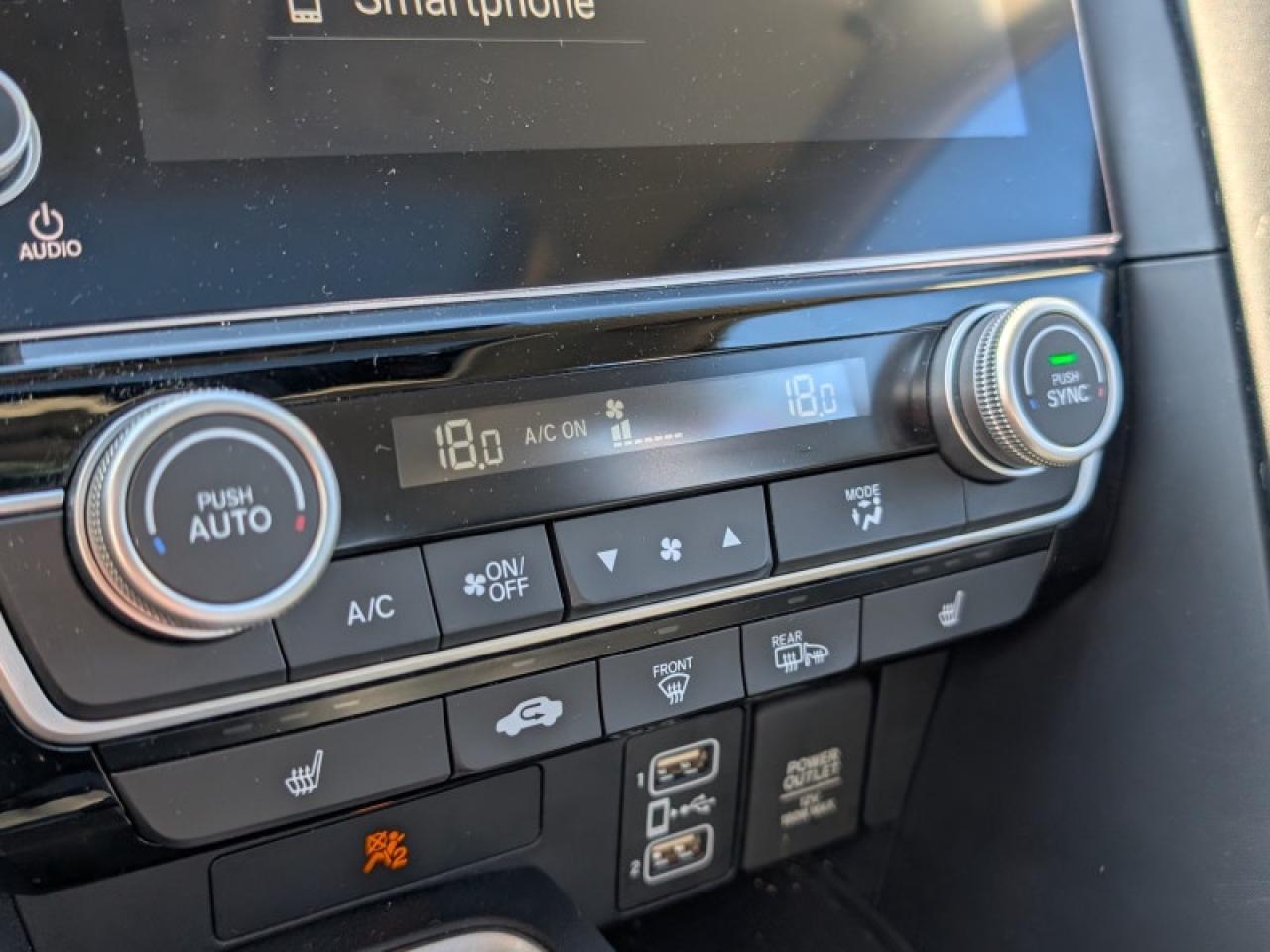 2020 Honda Insight Hybrid Touring  **VERY LOW KMS - HYBRID** Photo