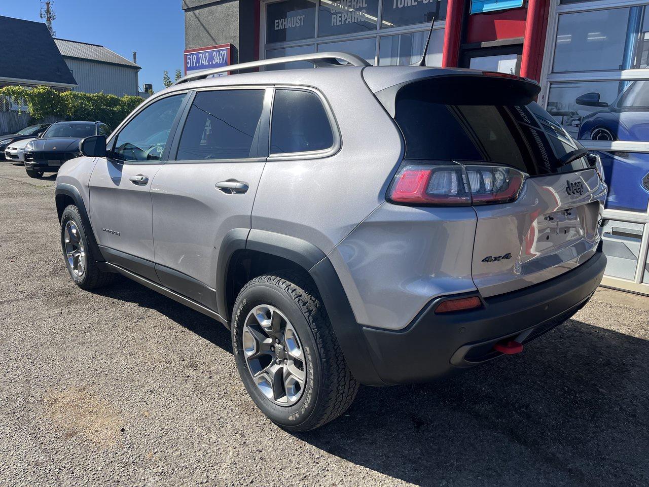 2019 Jeep Cherokee Trailhawk Photo