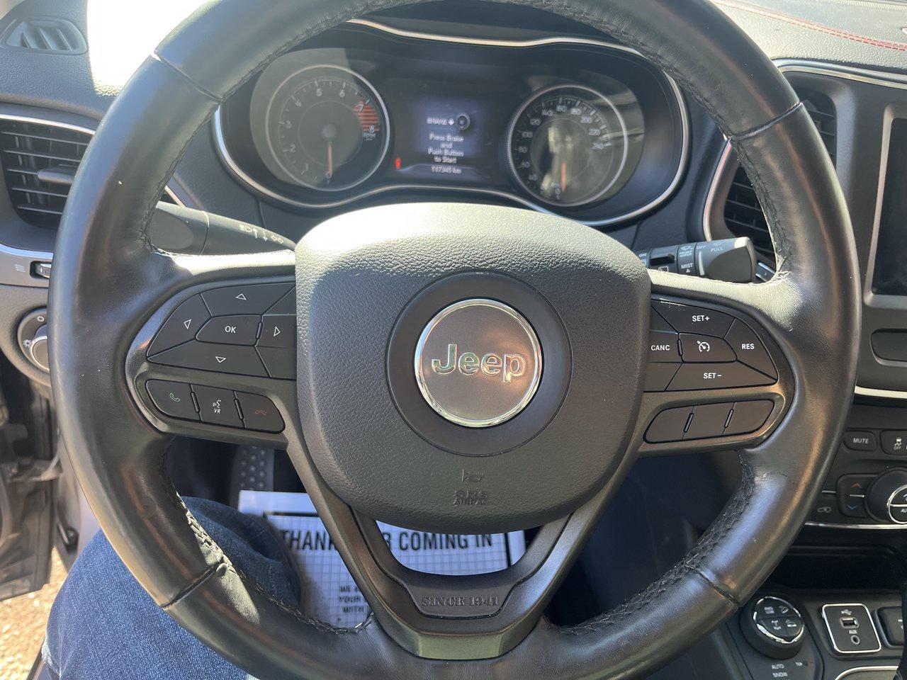 2019 Jeep Cherokee Trailhawk Photo