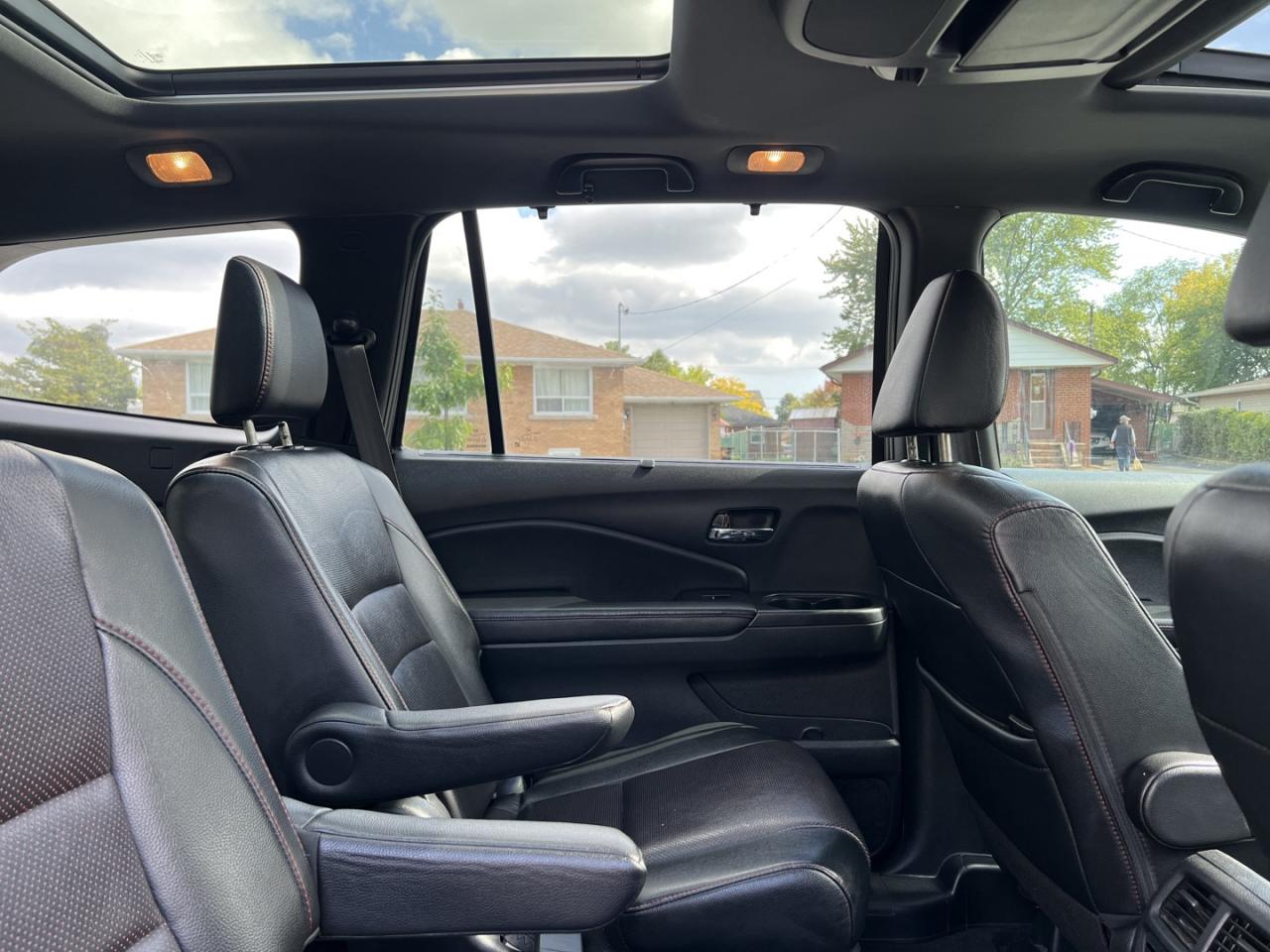 2019 Honda Pilot Black Edition AWD - Photo #11