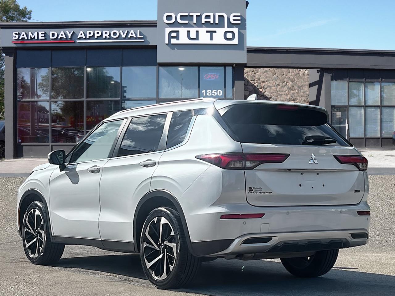 2022 Mitsubishi Outlander SE 4WD Photo3