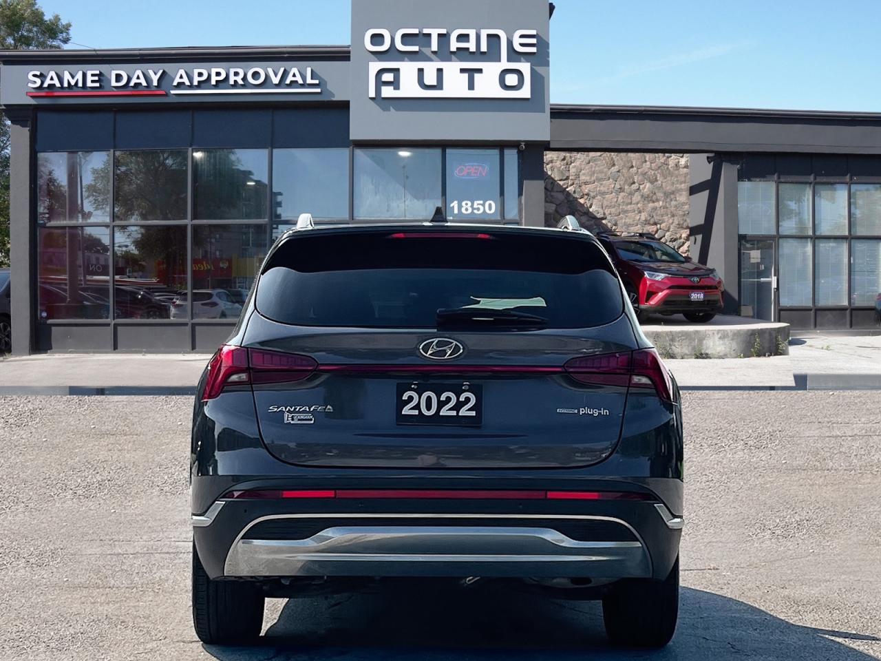 2022 Hyundai Santa Fe Plug-In Hybrid Luxury AWD Photo4