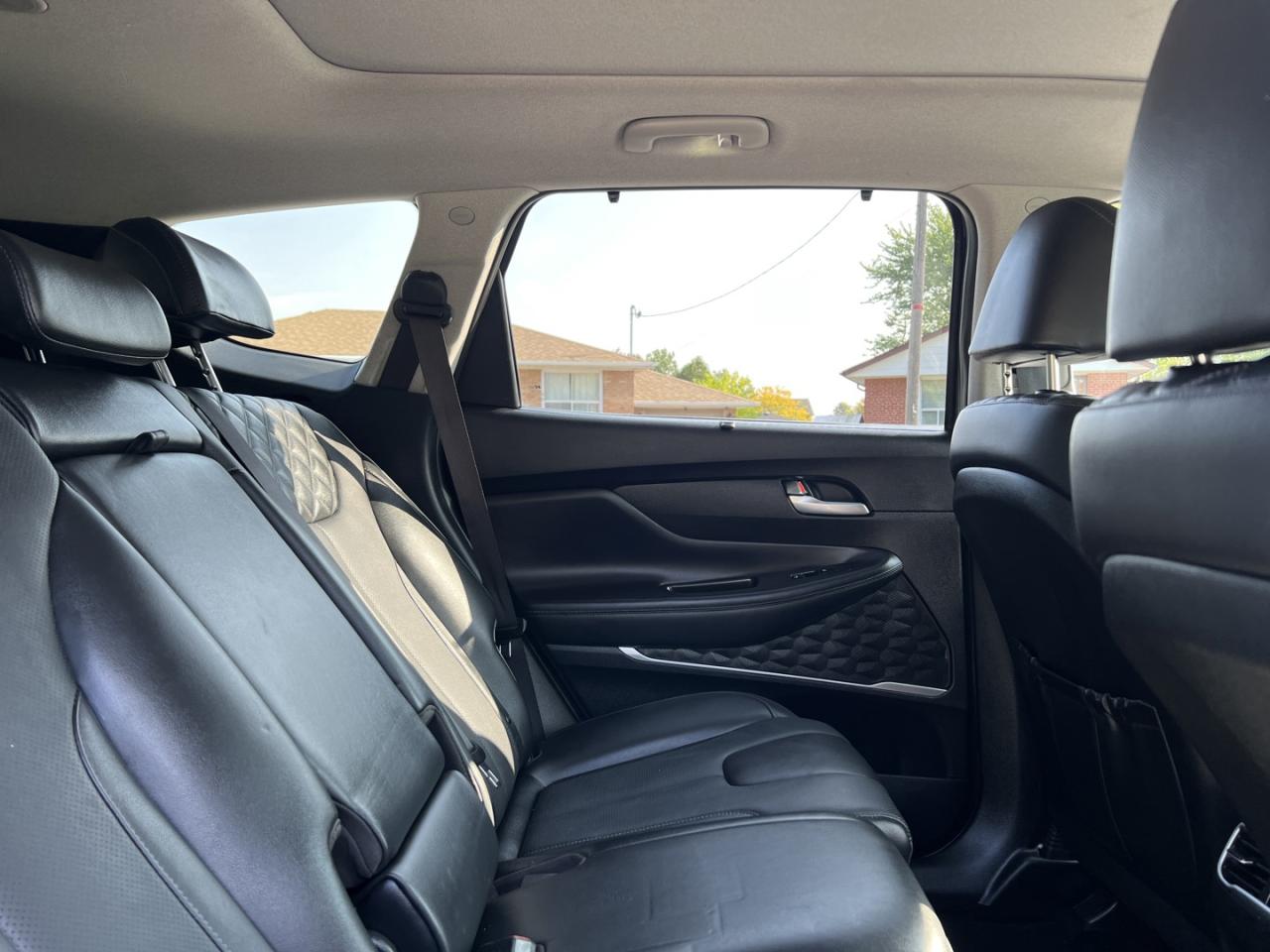 2022 Hyundai Santa Fe Plug-In Hybrid Luxury AWD - Photo #8